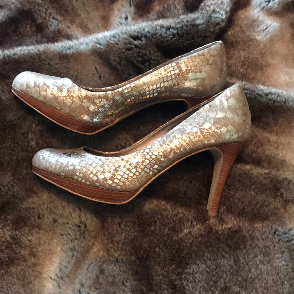 Gold printed heels
